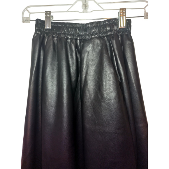 Womens High rise Elastic Waist Pull-on Faux Leather Skirt Black Size Medium - Picture 6 of 9